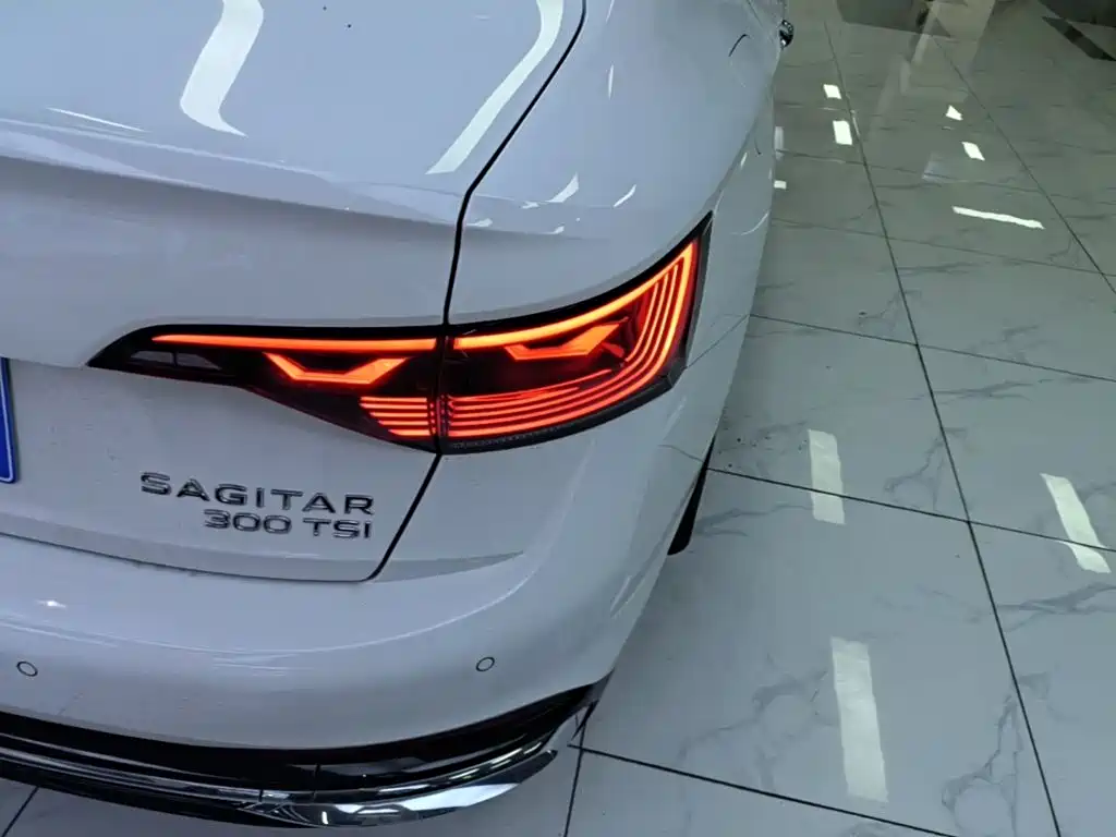 Фото 8 - Volkswagen Sagitar