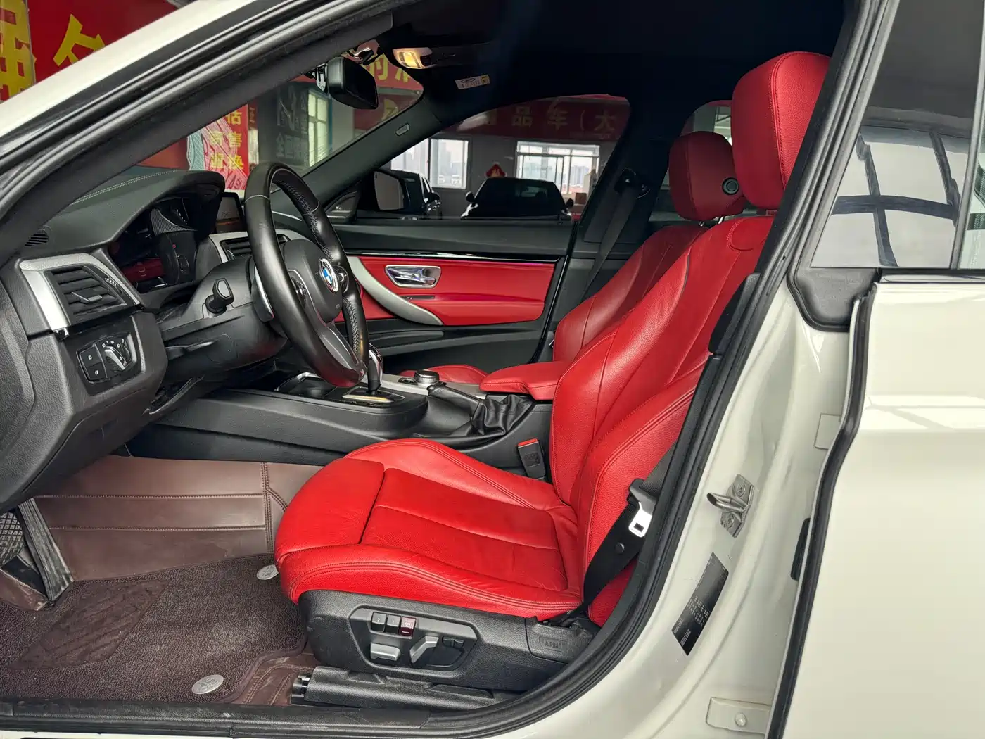 BMW 3 Series GT 2018 320i M Sport фото 7