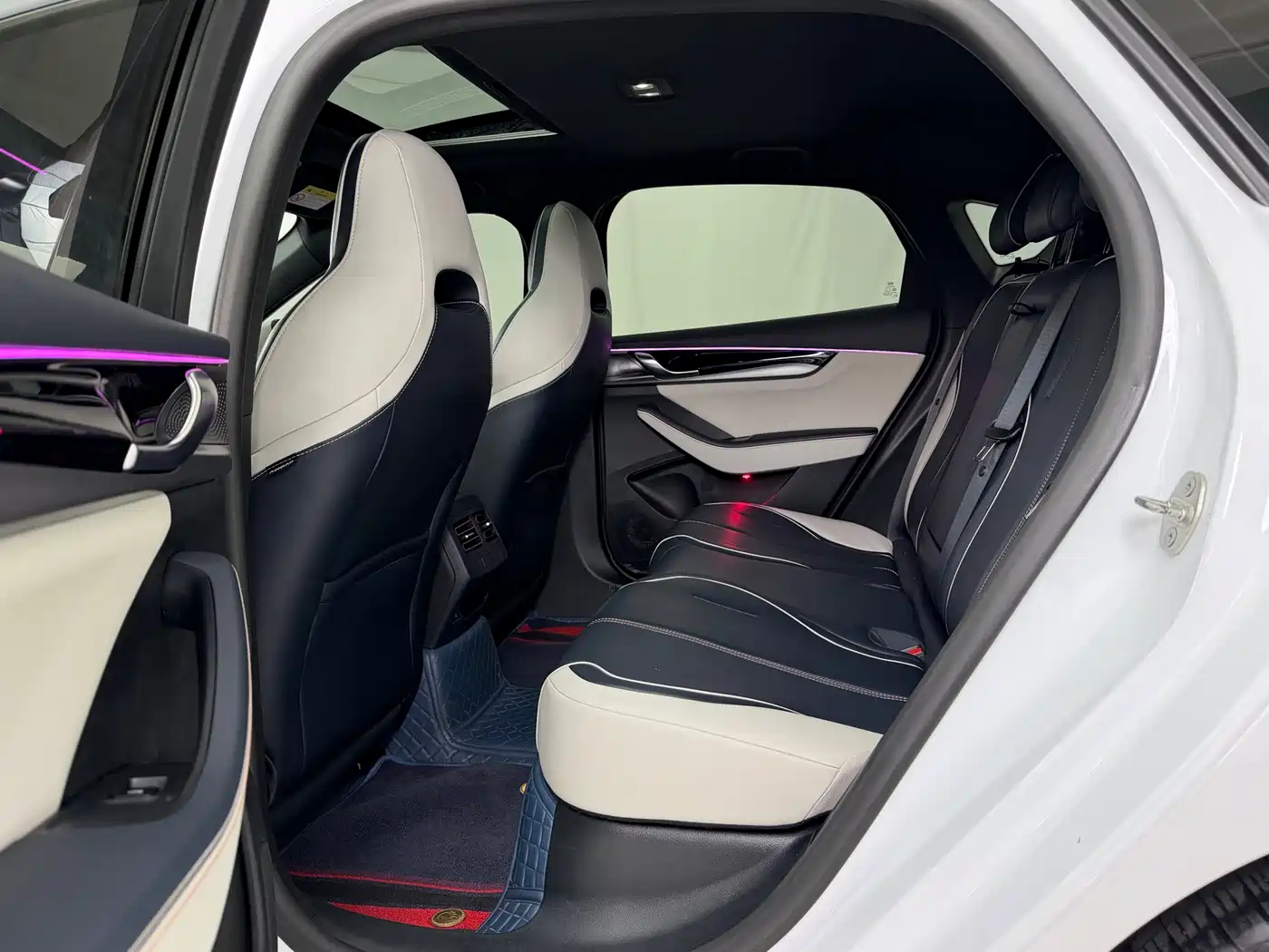 BYD Qin PLUS 2021 DM-i 55KM Flagship фото 12