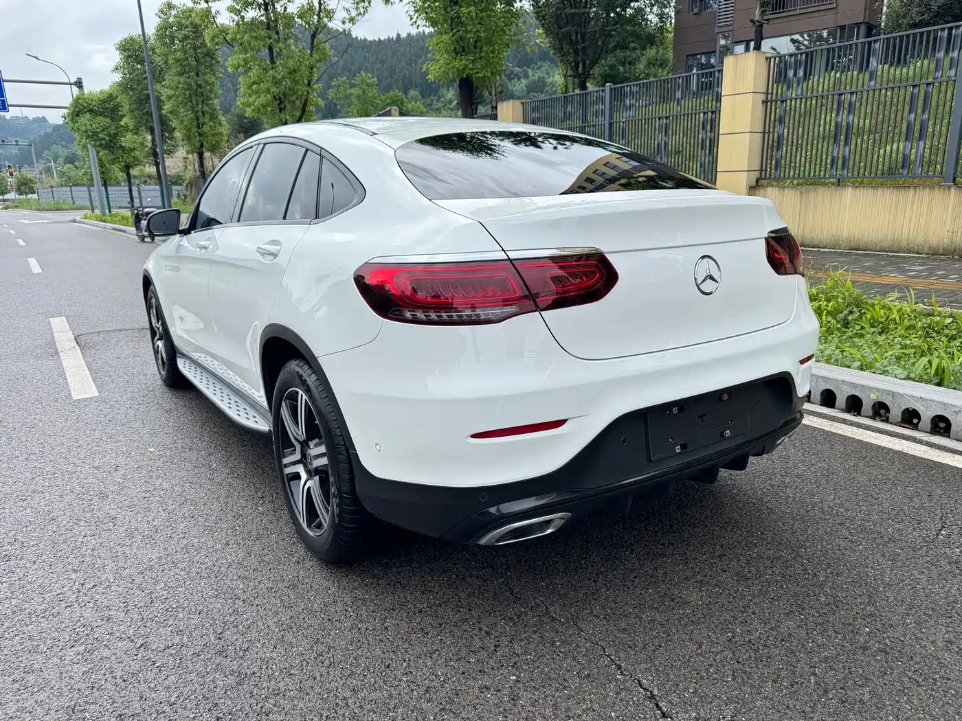Mercedes-Benz GLC Coupe 2023 GLC 300 4MATIC Coupe SUV Luxury Edition фото 10