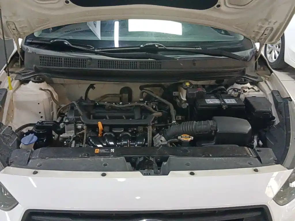 Peugeot 301 2015 2014 1.6L Manual Comfort Edition