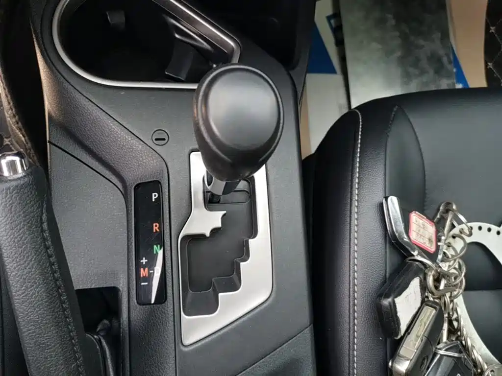 Toyota RAV4 Rongfang 2016 2.0L CVT 2WD Smart (China V) фото 14