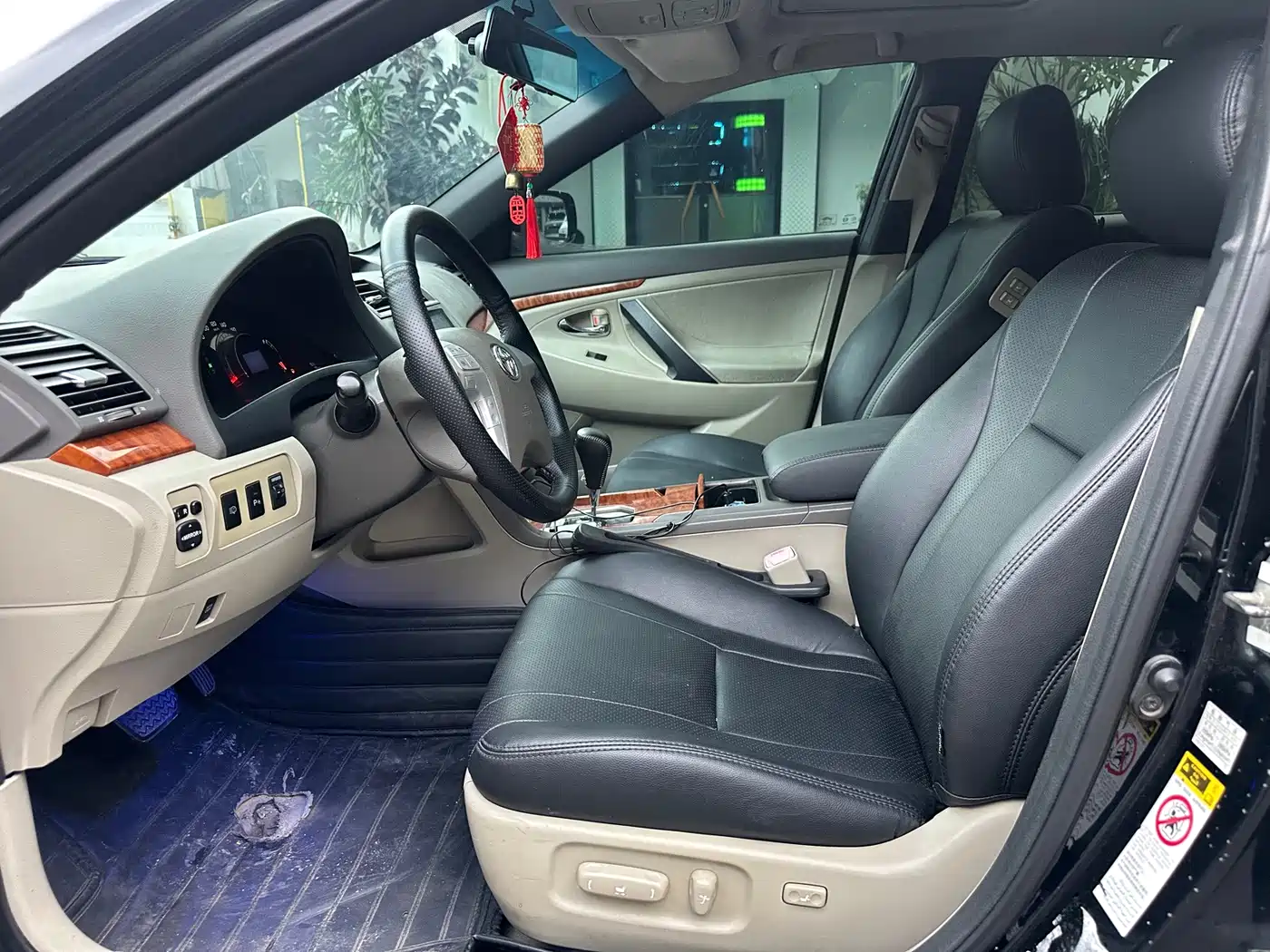 Фото 9 - Toyota Camry
