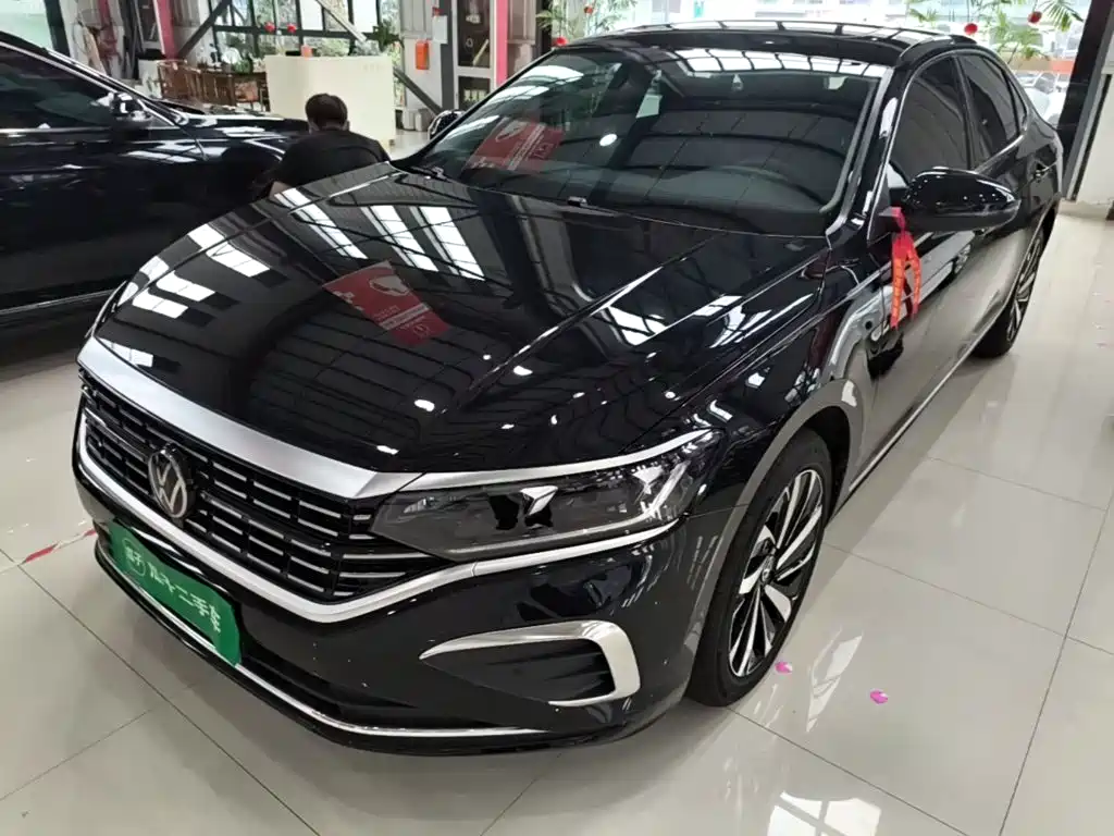 Volkswagen Passat 2025 Outstanding 380TSI Dragon Soaring Edition