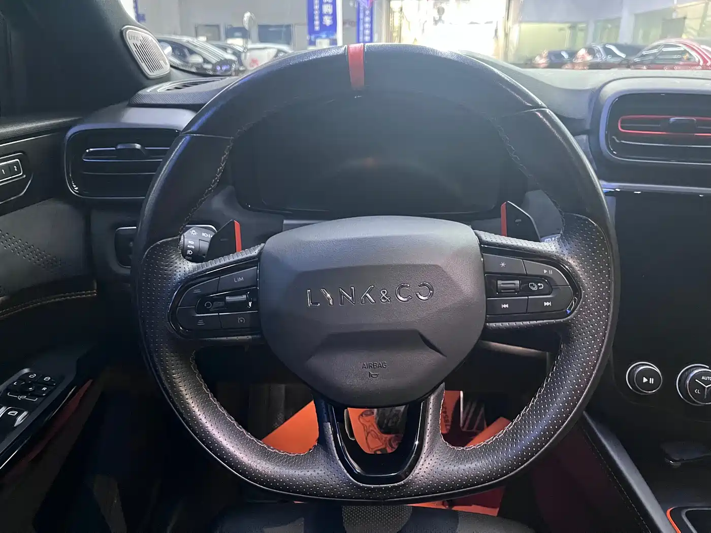 Lynk & Co 02 Hatchback 2022 2.0TD Plus фото 11