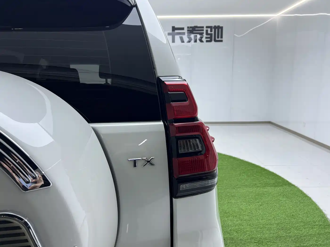 Toyota Prado 2018 3.5L Automatic TX-L Rear-mounted Spare Tire фото 26