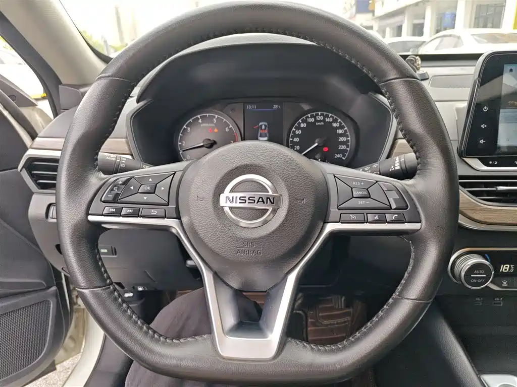 Photo 11 - Nissan Teana
