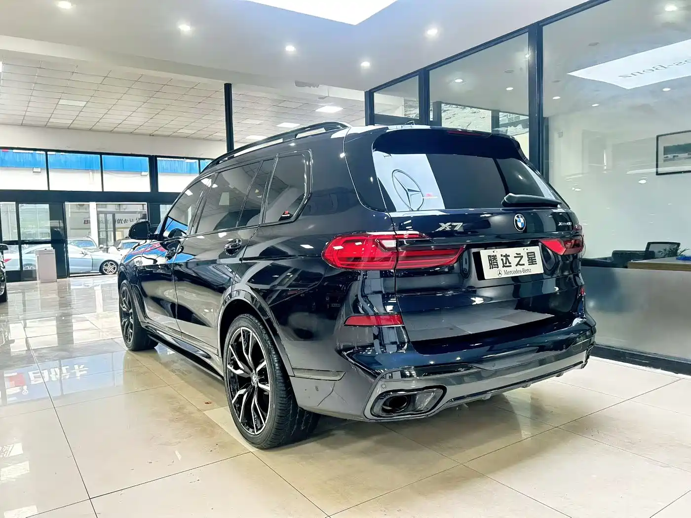 BMW X7 2019 xDrive40i Exclusive M Sport Package фото 6