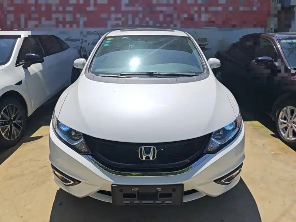 Honda Jade 2016 2016 1.8L Automatic Comfort Elite Version 5-seater