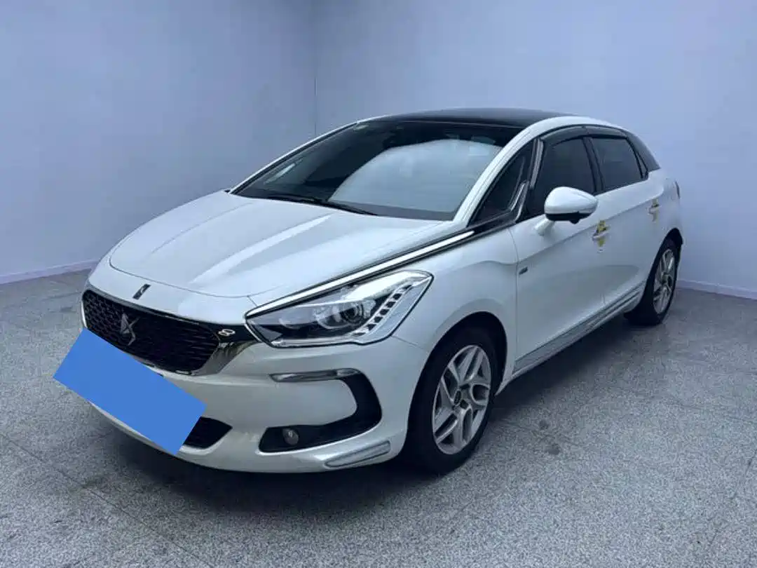 Фото 1 - DS 5