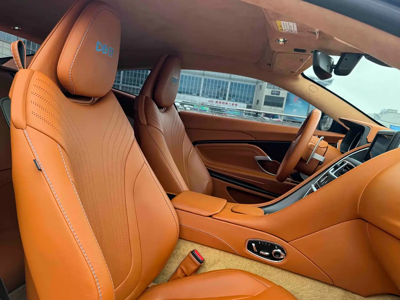 Aston Martin DB11 2019 Model 4.0T V8 Coupe фото 14
