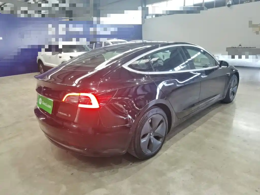 Фото 7 - Tesla Model 3