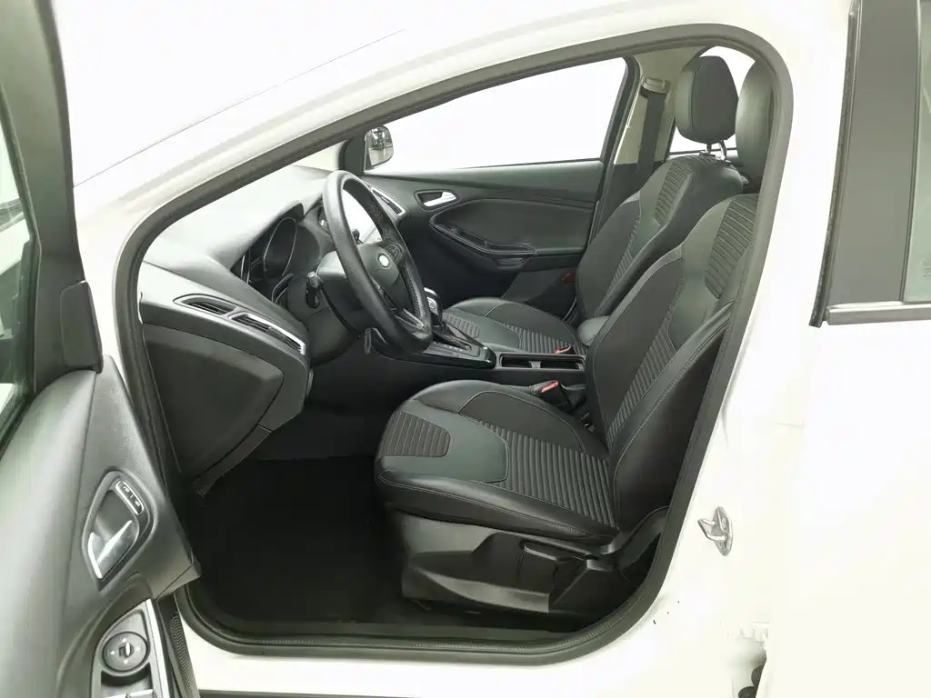 Photo 10 - Ford Focus
