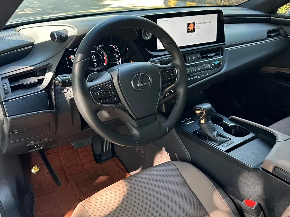 Lexus ES 2022 200 Excellence Edition фото 4