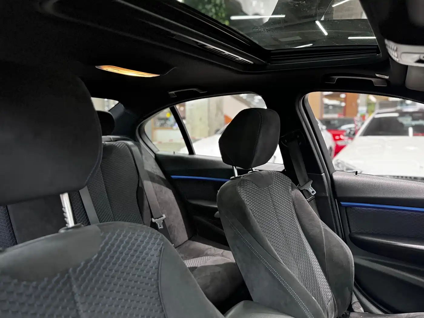 BMW 3 Series 2018 320i M Sport Package фото 35