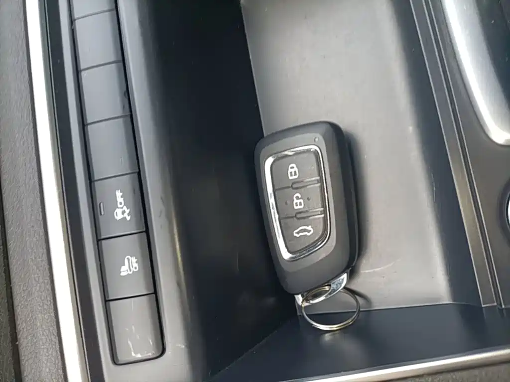 Dongfeng Aeolus Dongfeng Fengshen E70 2023 2023 400H Battery Swap Taxi Version