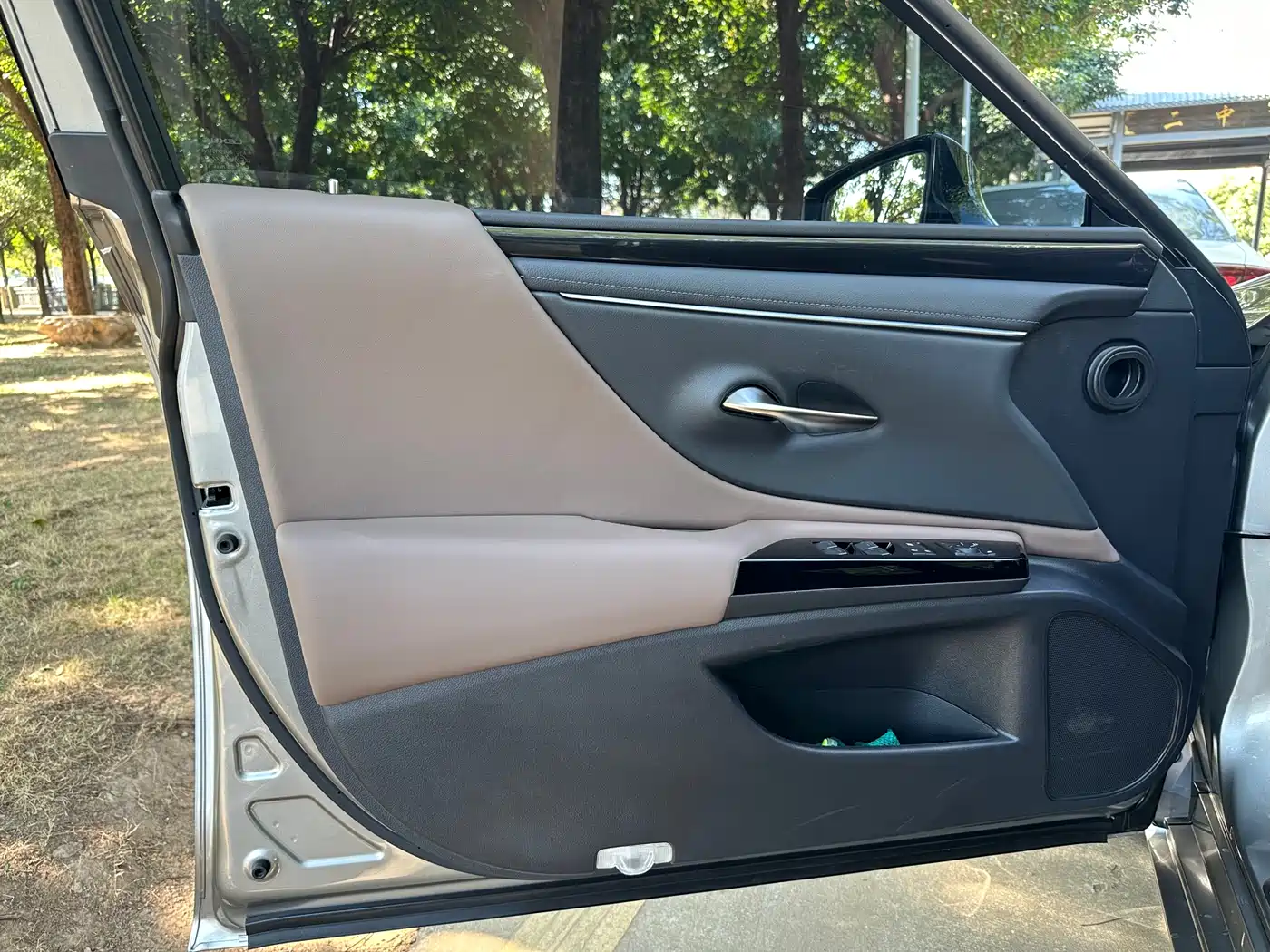 Lexus ES 2022 200 Excellence Edition фото 23