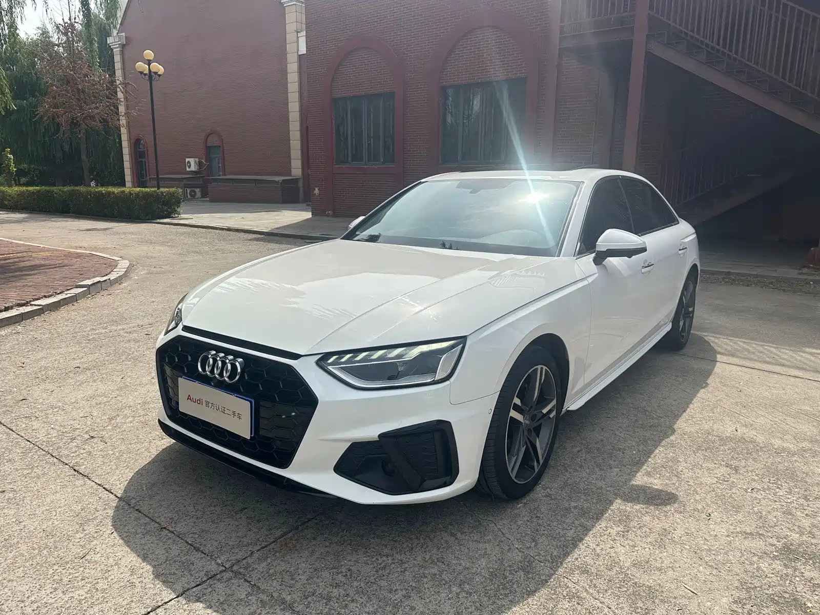 Фото 1 - Audi A4L