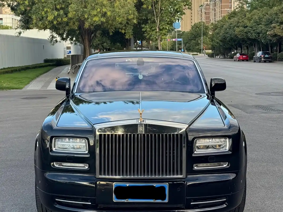 Фото 2 - Rolls-Royce Phantom
