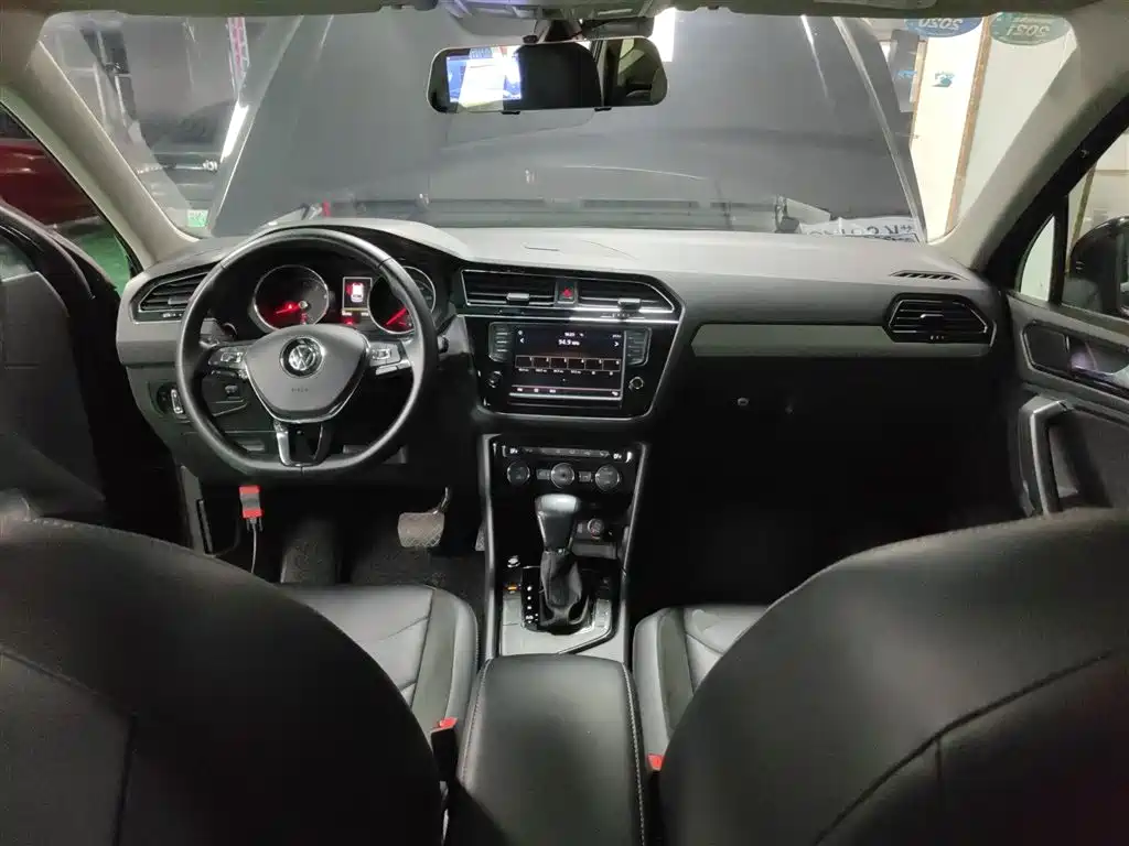 Volkswagen Tiguan L 2018 330TSI Automatic 2WD Luxury Edition фото 6