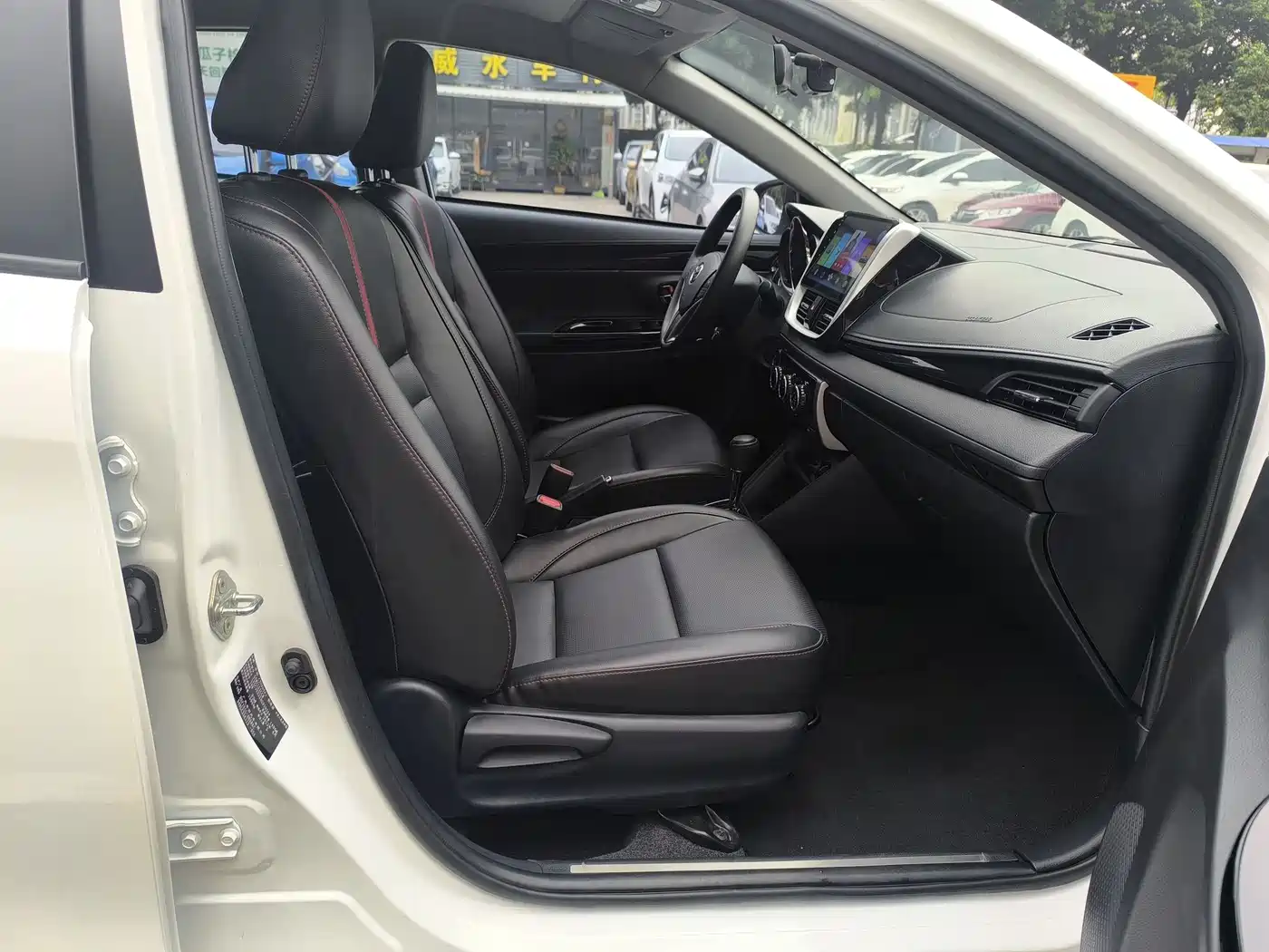 Toyota YARiS L Zhi Xuan 2022 Zhi Xuan X 1.5L CVT Luxury PLUS Edition фото 12