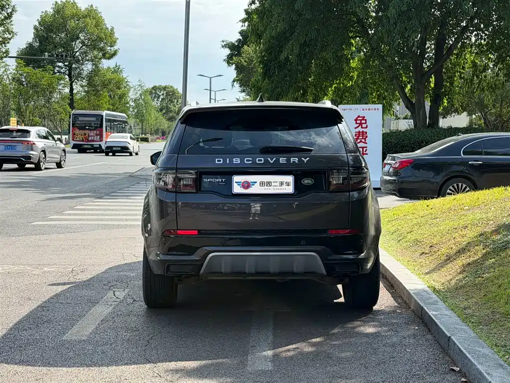 Land Rover Discovery Sport 2022 Model 249PS R-Dynamic S Performance Edition 5-Seater фото 5
