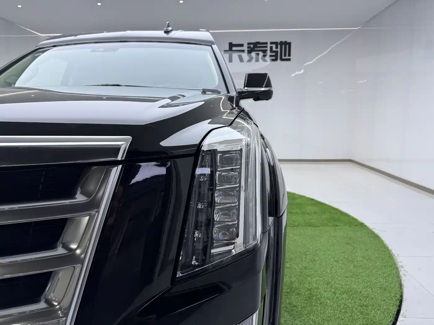 Cadillac Escalade 2017 6.2L ESV Platinum Extended фото 23