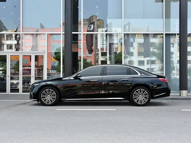Mercedes-Benz E-Class 2026 E 260 L Classic Edition — фото 2