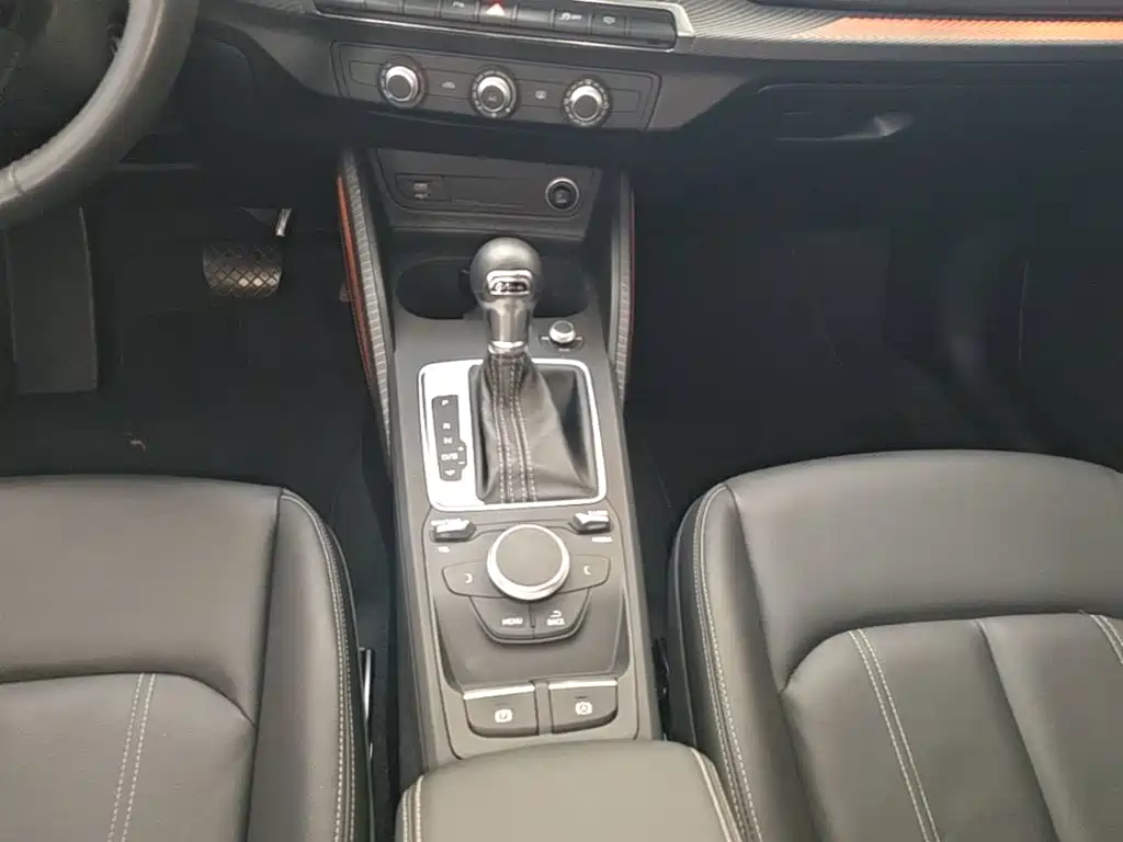 Фото 14 - Audi Q2L