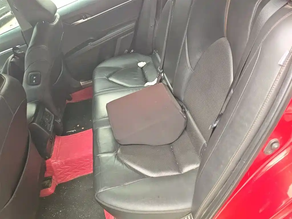 Toyota Camry 2018 2.5G Luxury Edition фото 17