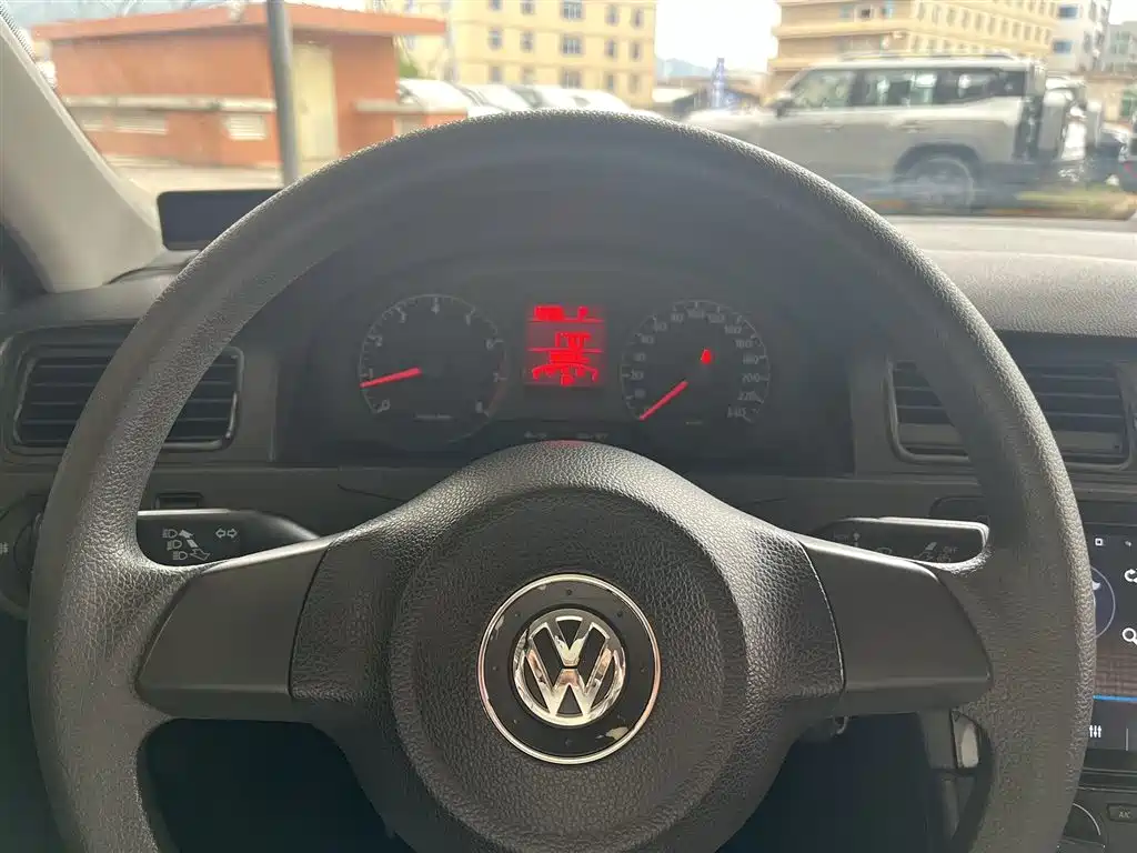 Volkswagen Santana 2015 1.6L Automatic Trend Edition фото 7
