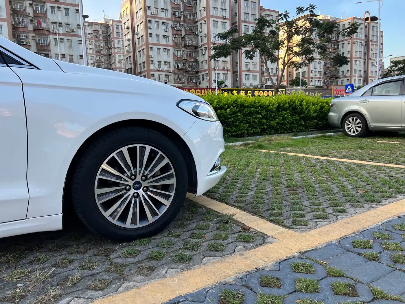 FORD MONDEO