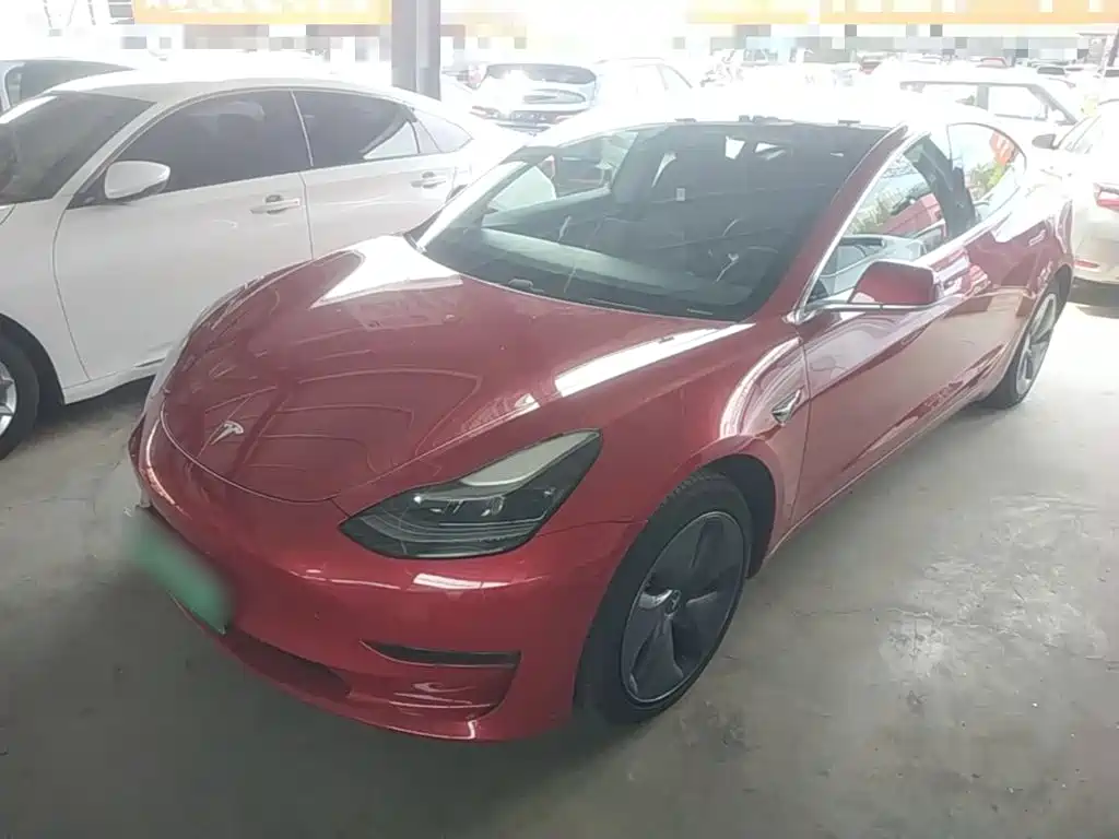 Фото 1 - Tesla Model 3