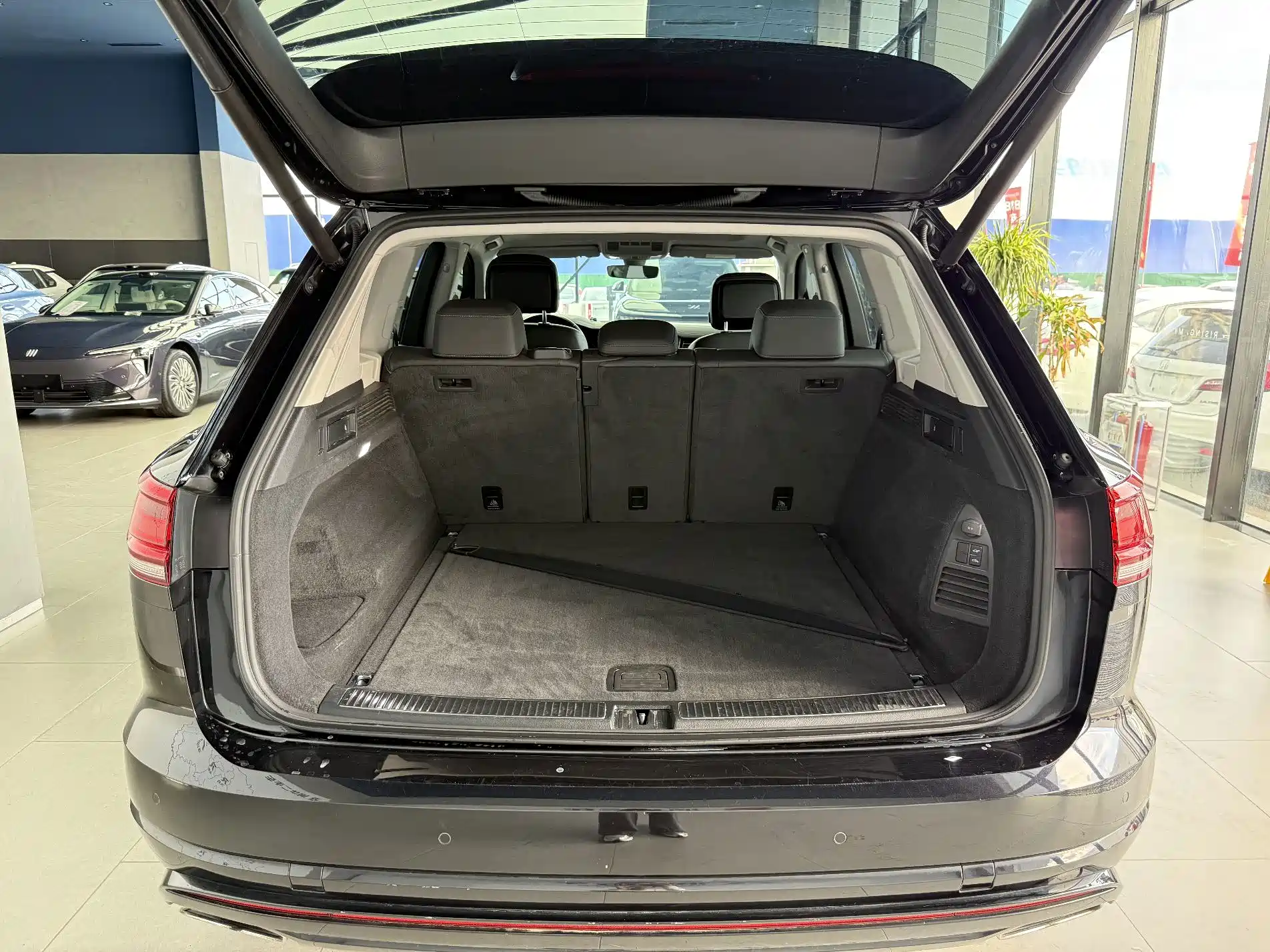Фото 15 - Volkswagen Touareg