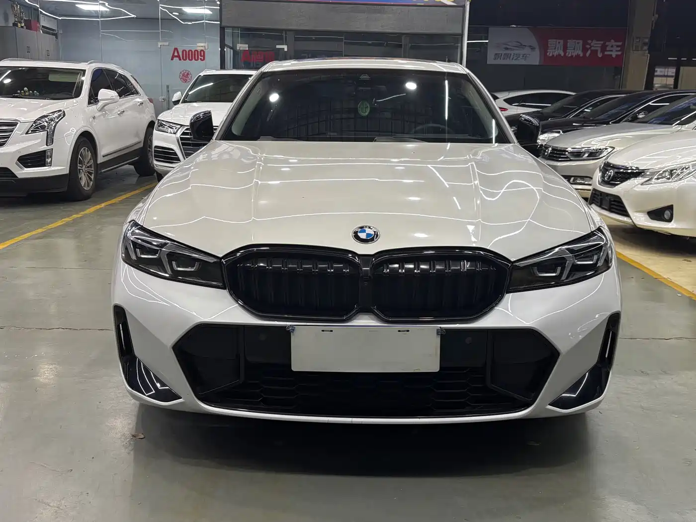 BMW 3 Series 2023 325Li M Sport Black Night Package фото 2
