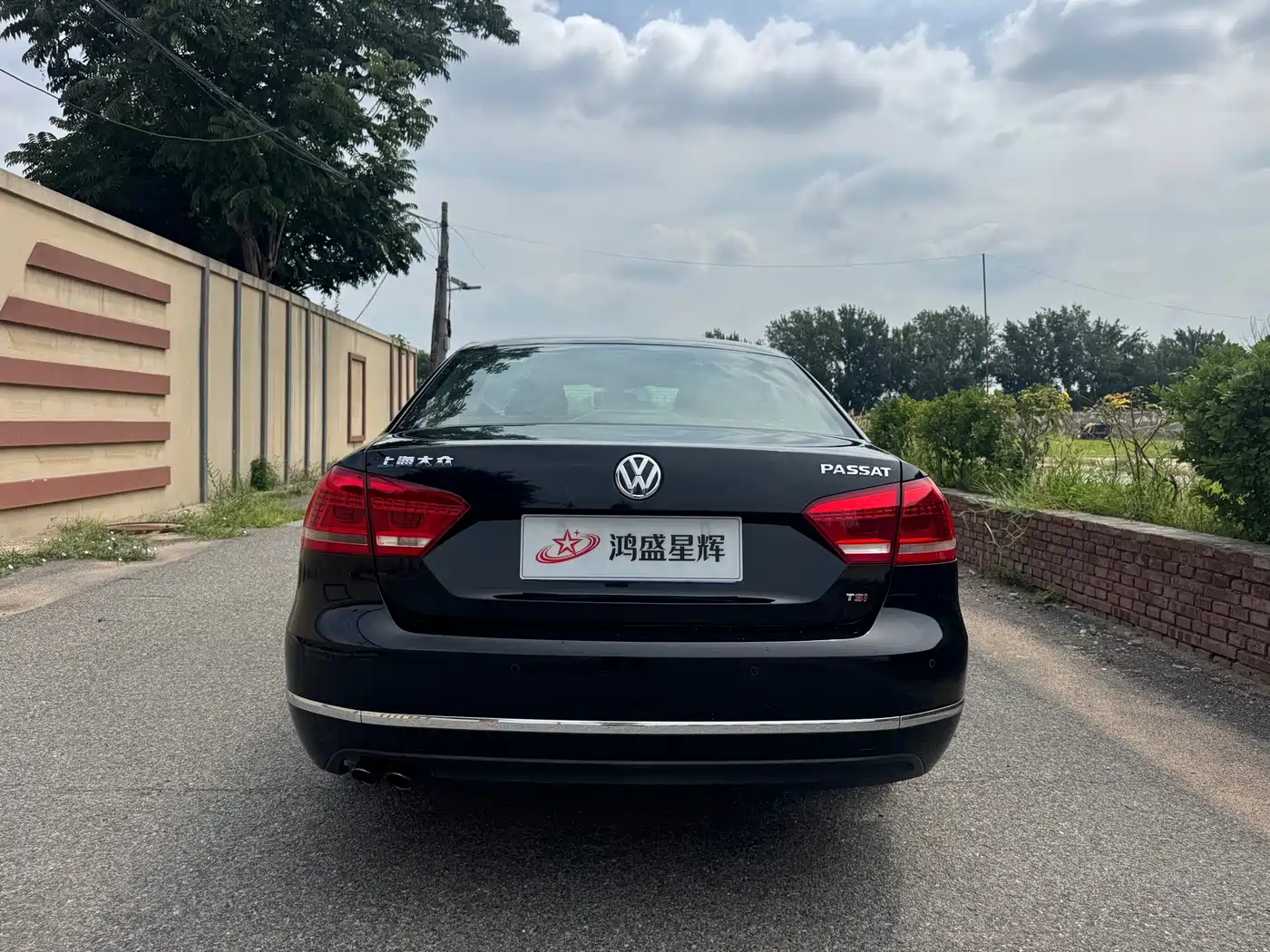 Volkswagen Passat 2012 2011 1.8TSI Automatic Premium Edition