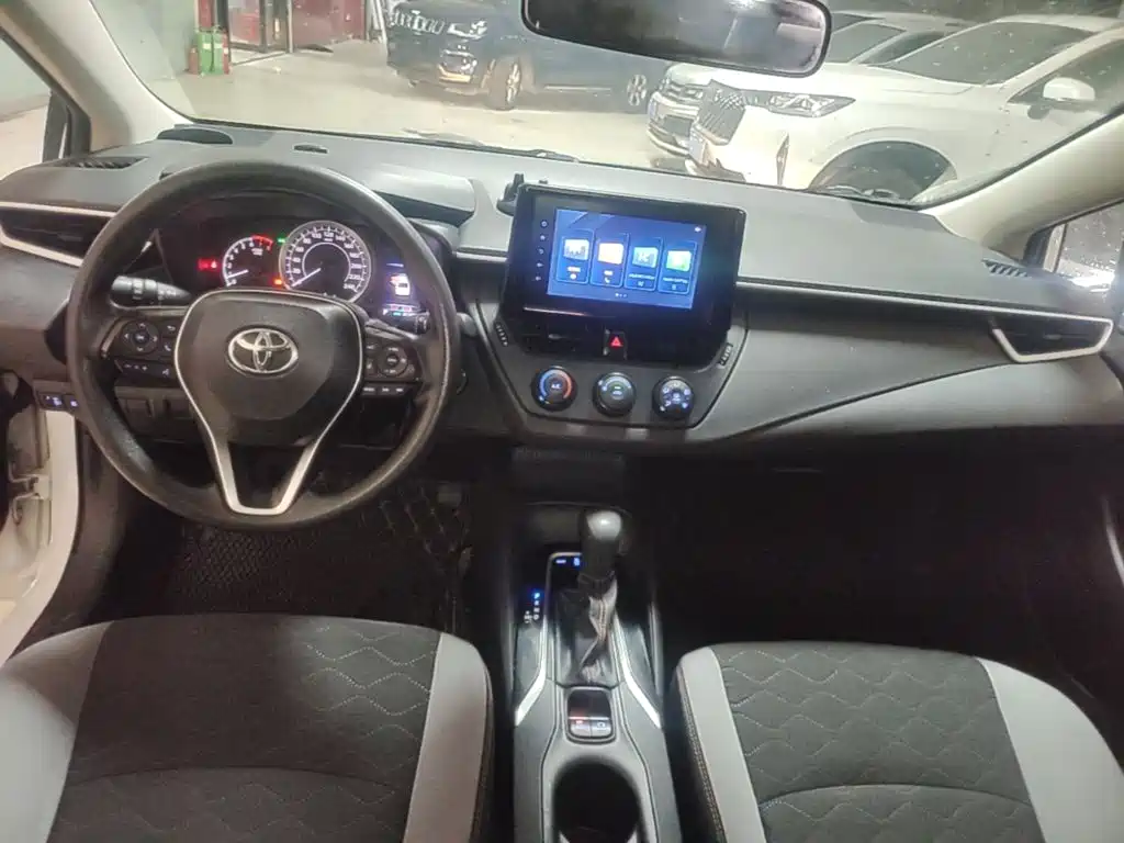 TOYOTA COROLLA