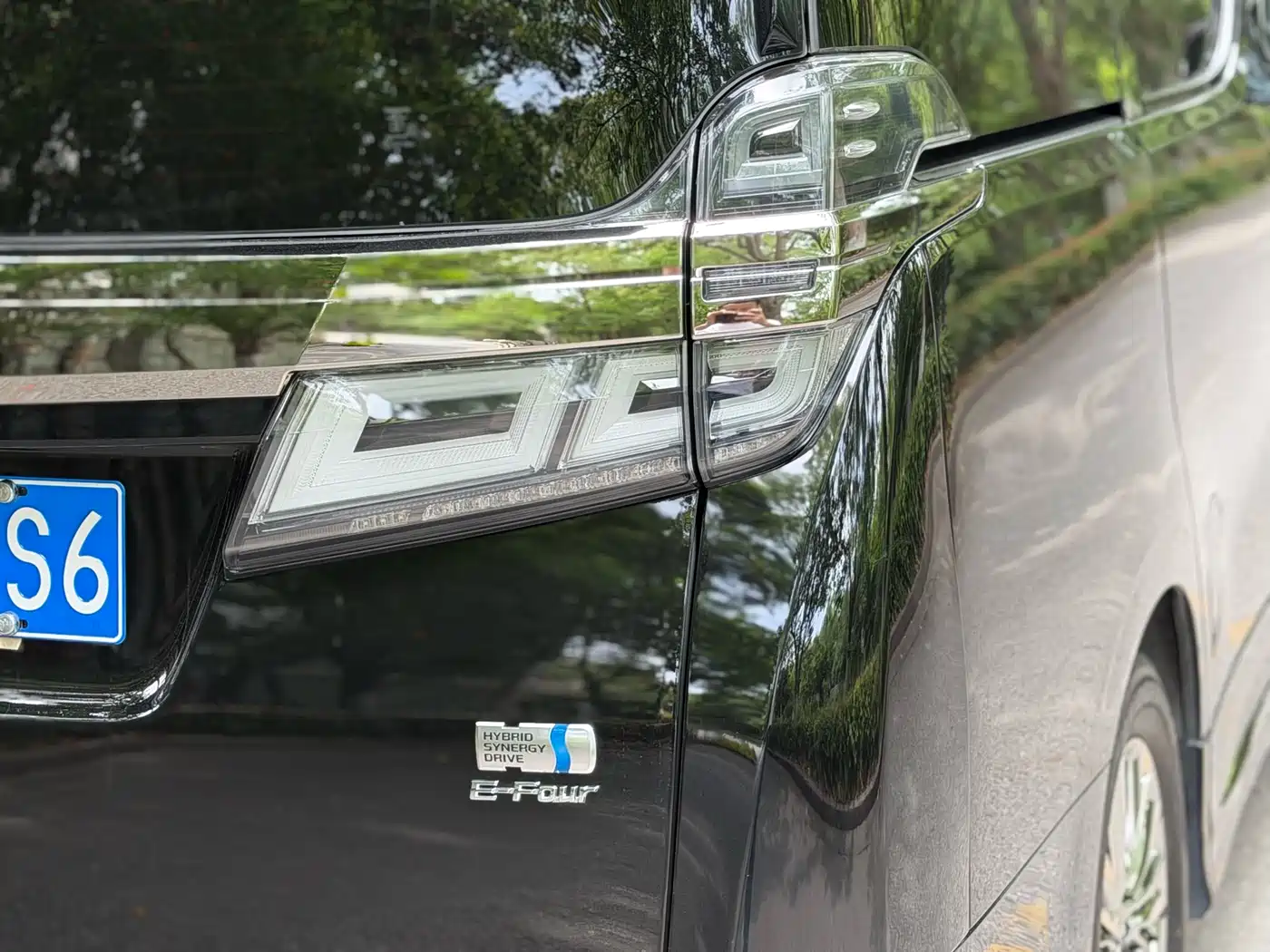 Toyota Vellfire 2020 Twin Engine 2.5L HV Luxury Edition фото 14