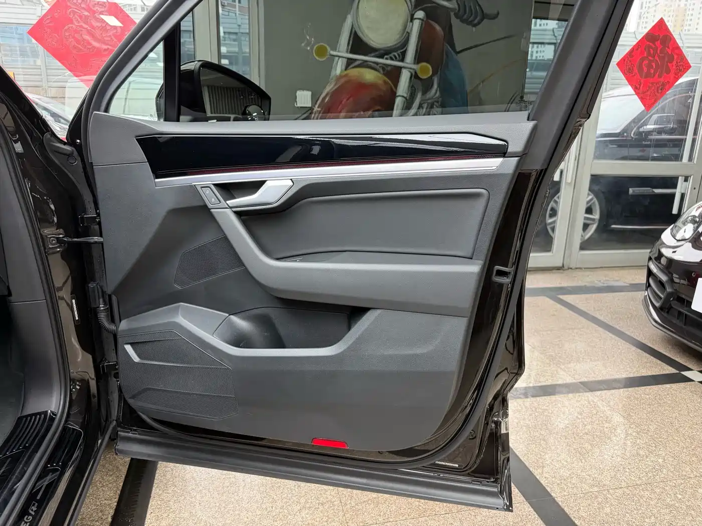 Volkswagen Touareg 2019 2.0TSI Sharp Wing Edition China VI фото 41