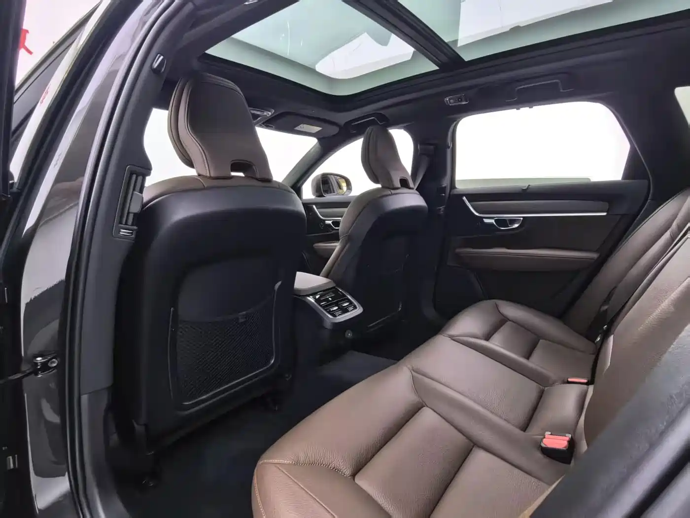 Volvo V90 2021 2022 Cross Country B5 AWD Momentum