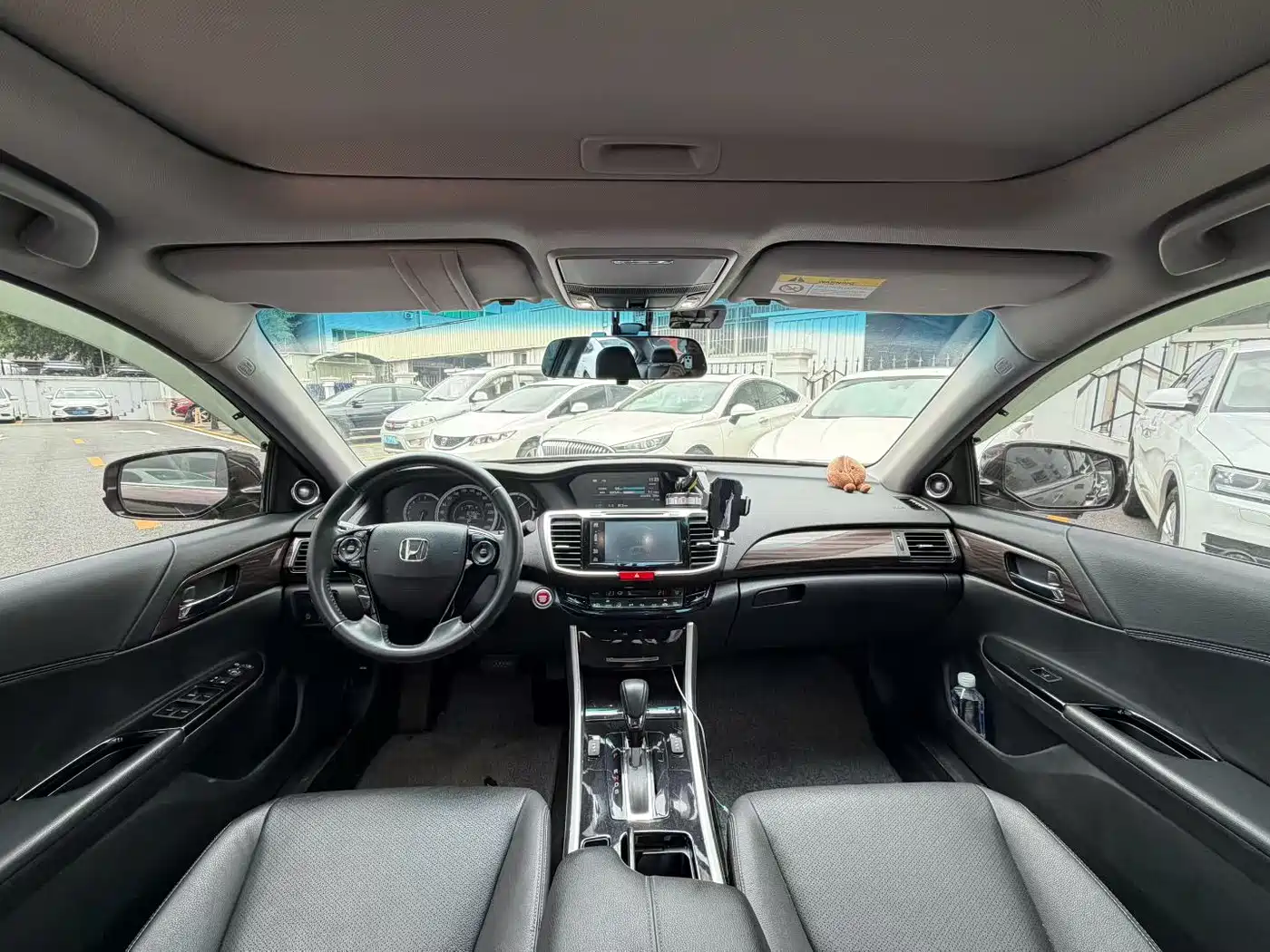 Фото 8 - Honda Accord