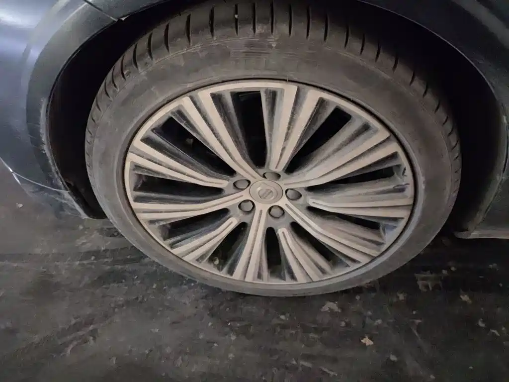 Фото 25 - Volvo S90