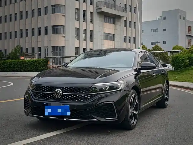 Volkswagen Passat 2024 380TSI Elite Edition — фото 1