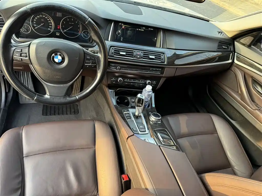 BMW 5 Series 2014 528Li Luxury Design Package фото 16