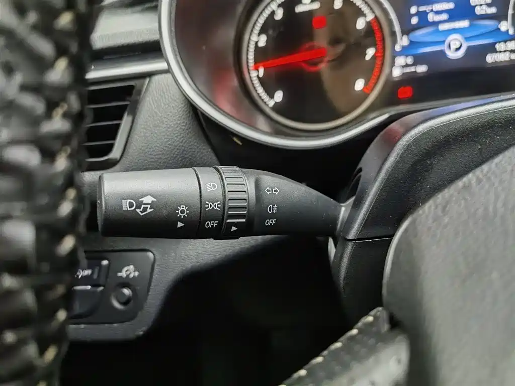 Hongqi H5 2019 30TD Style Edition фото 21