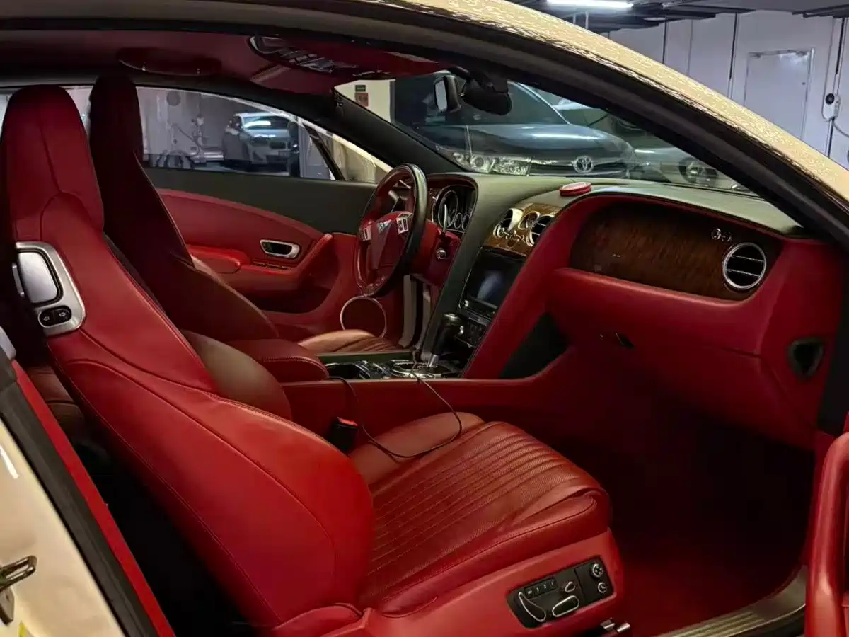 Photo 4 - Bentley Continental