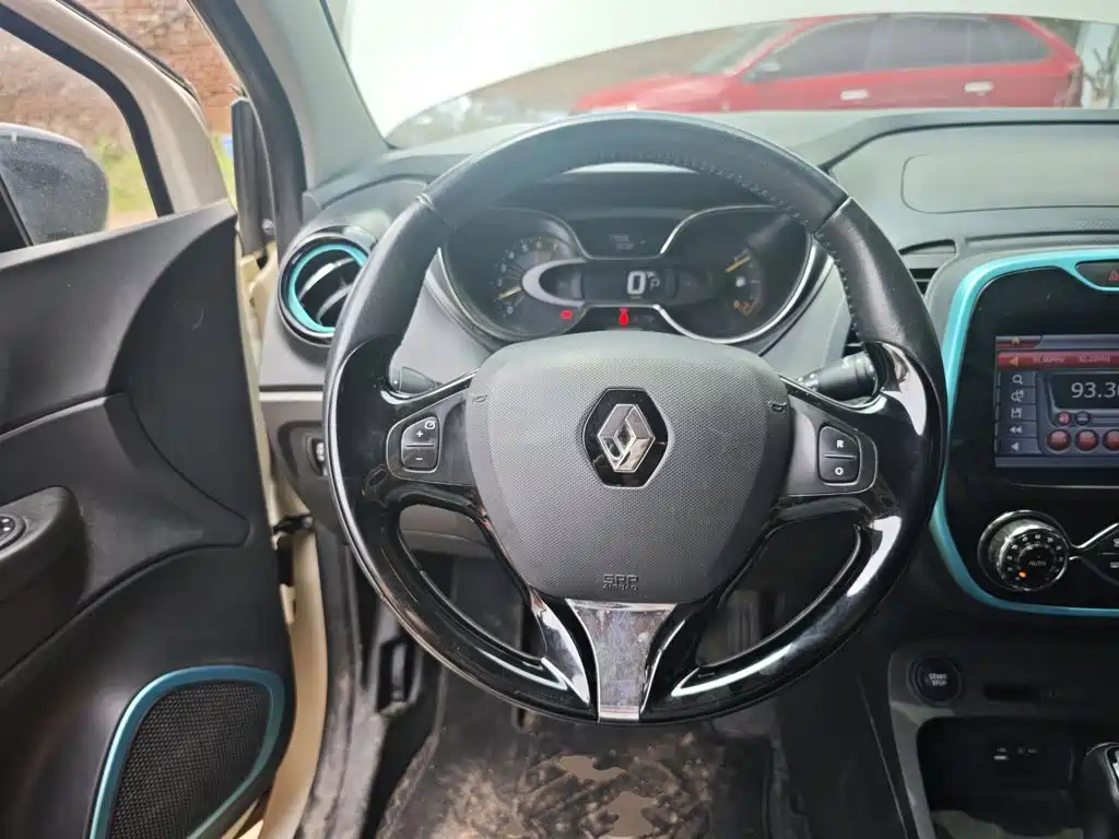 Renault Captur 2016 2015 1.2T Automatic Comfort Limited Edition