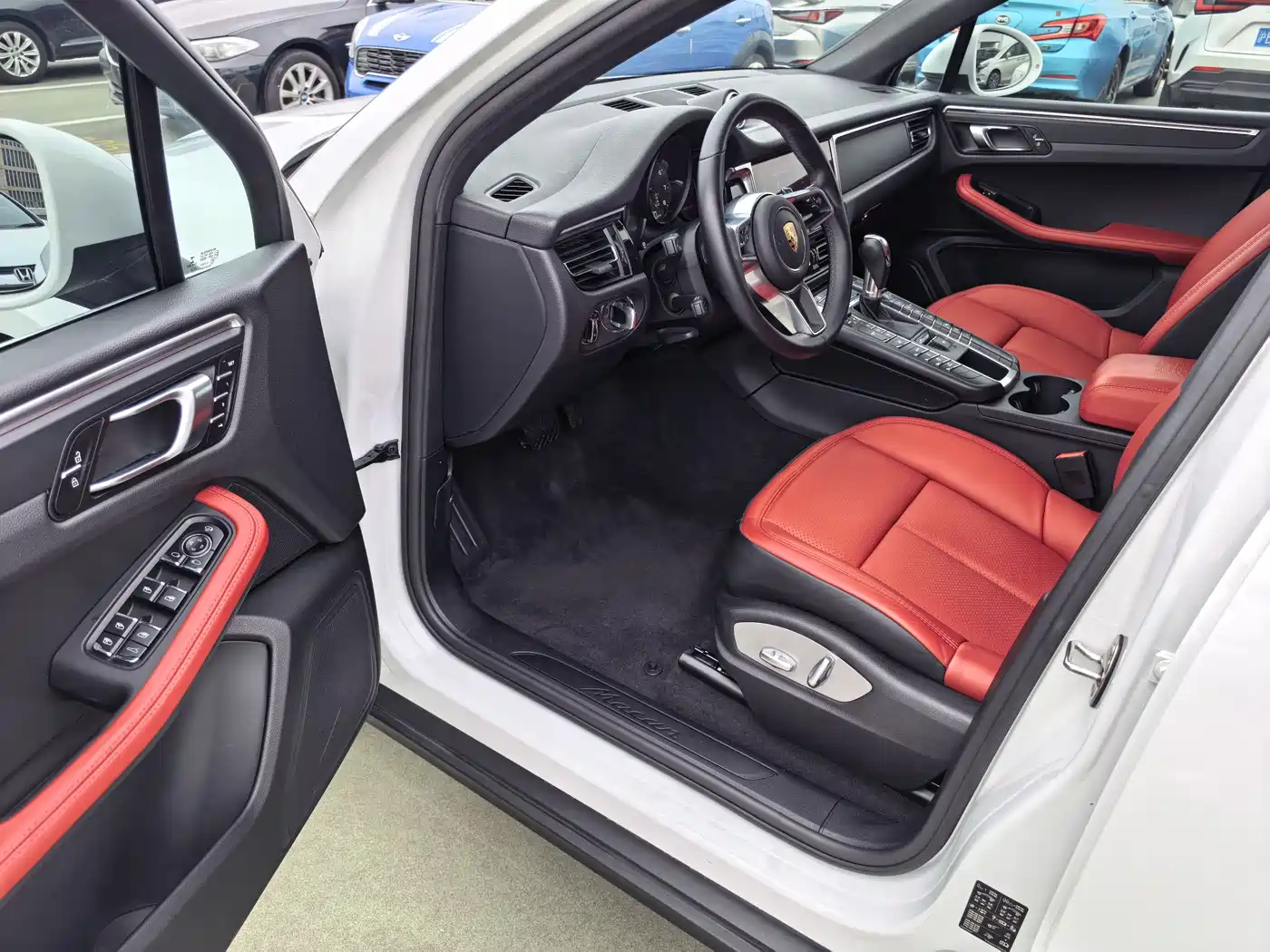 Porsche Macan 2018 Macan 2.0T фото 4
