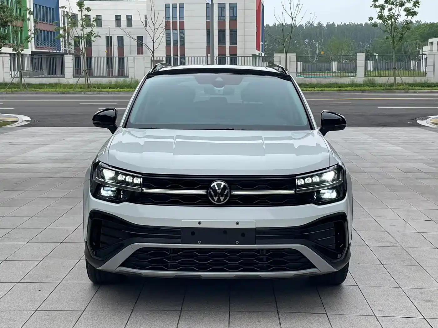 Volkswagen Tharu 2024 300TSI 2WD Full Moon Edition фото 2