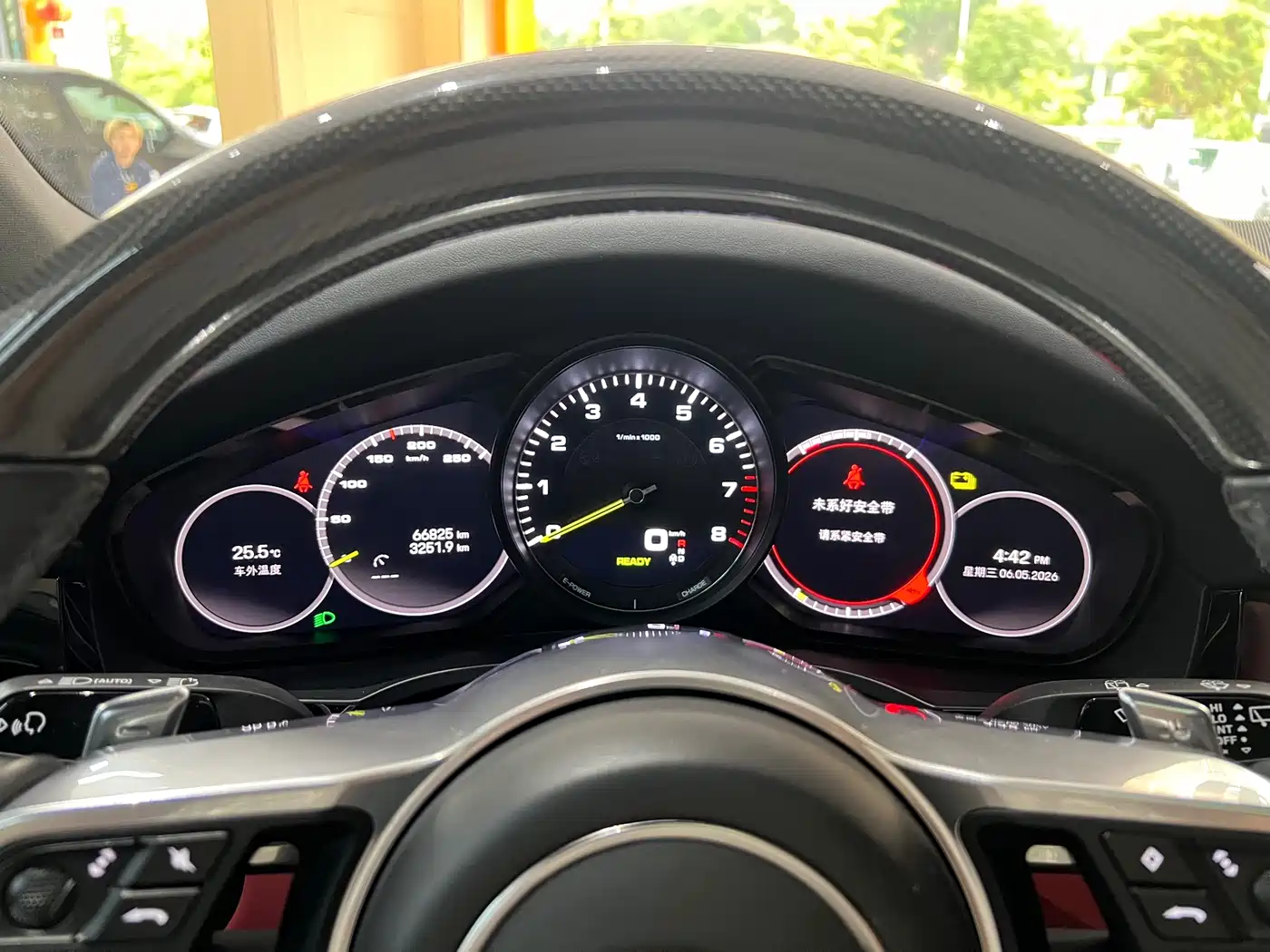 Porsche Cayenne New Energy 2023 Cayenne E-Hybrid 2.0T Platinum Edition фото 38